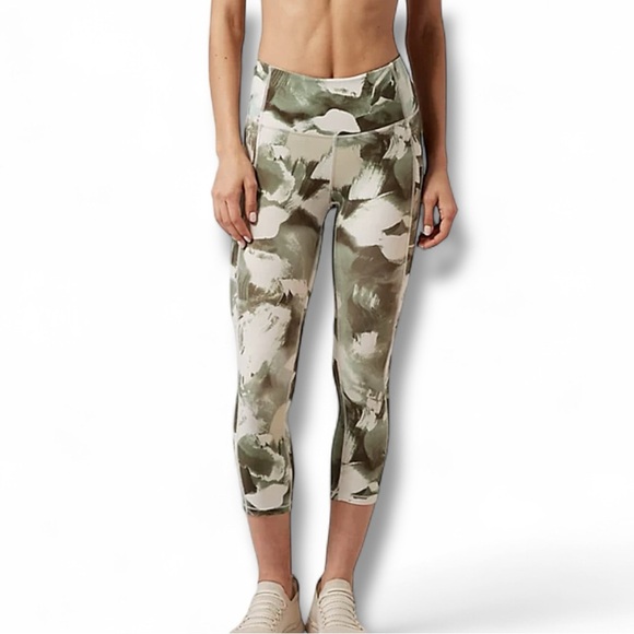 ATHLETA Ultimate Stash II Capri - Plus 2X Painted Energy Olive - Picture 1 of 9